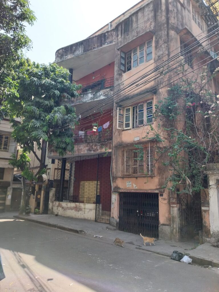 G+3 building for Sale in Ballygunge